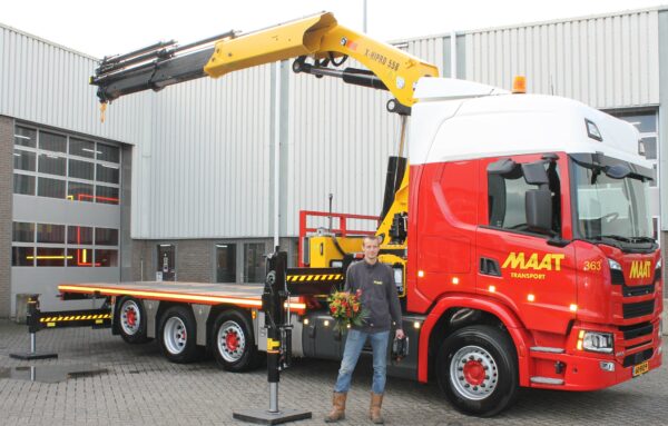 Nieuwe Scania 460 G Met HIAB Kraan En Open Laadbak Voor MAAT Transport